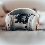 Słuchawki bezprzewodowe nauszne – idealne do gier i słuchania muzyki